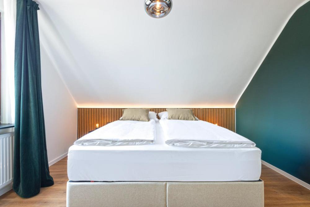 Hotel Zweite Heimat Nuerburg Келберг Екстериор снимка